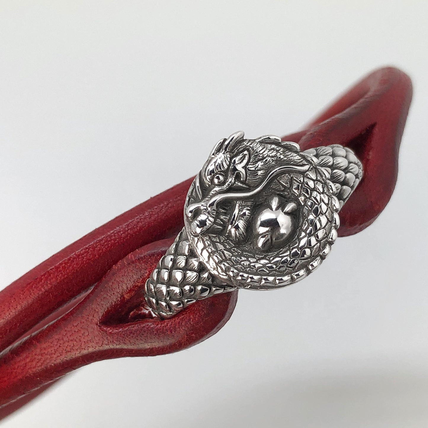 The Dragon Leather Bracelet / JB-439