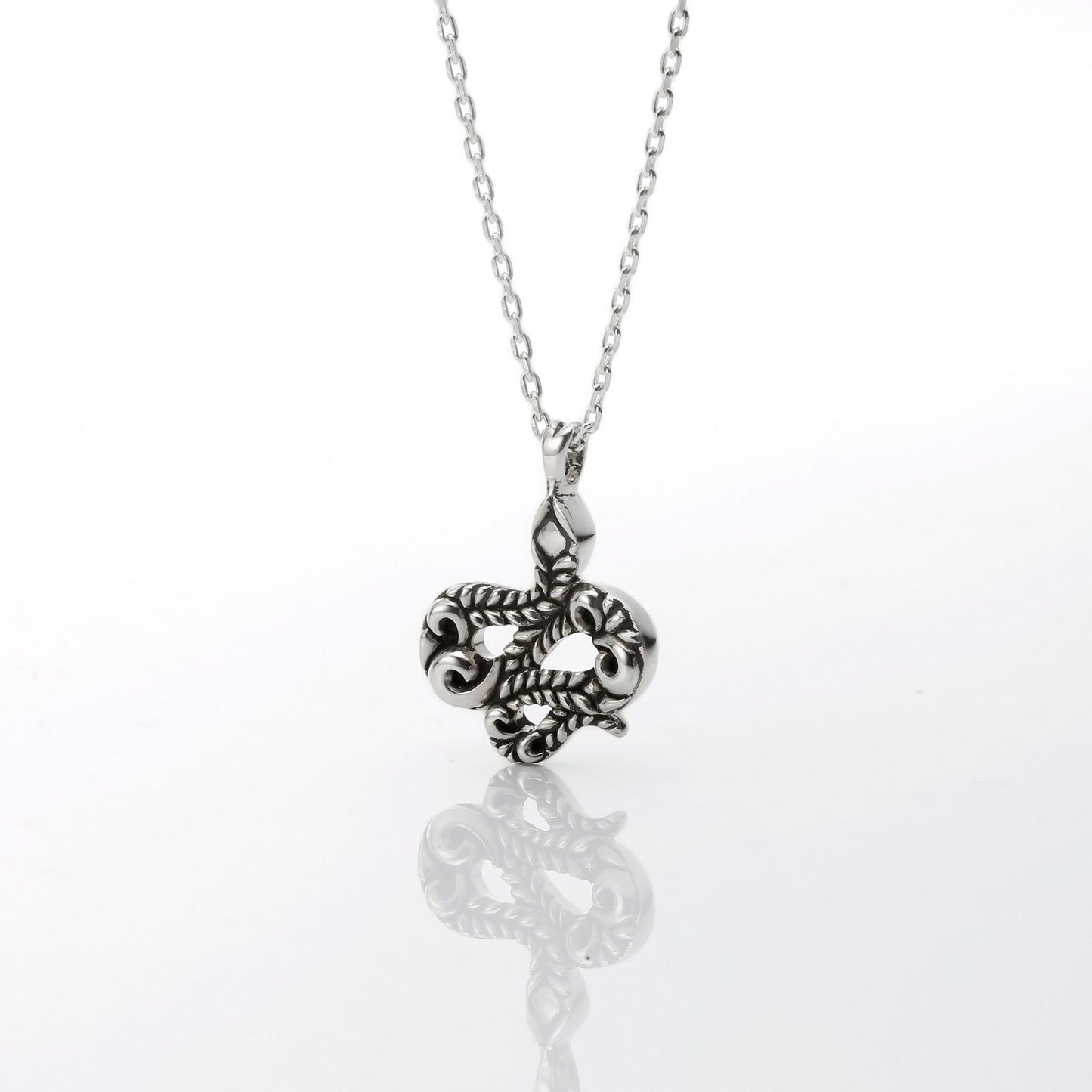 Medousa Pendant (Small) / JN-415