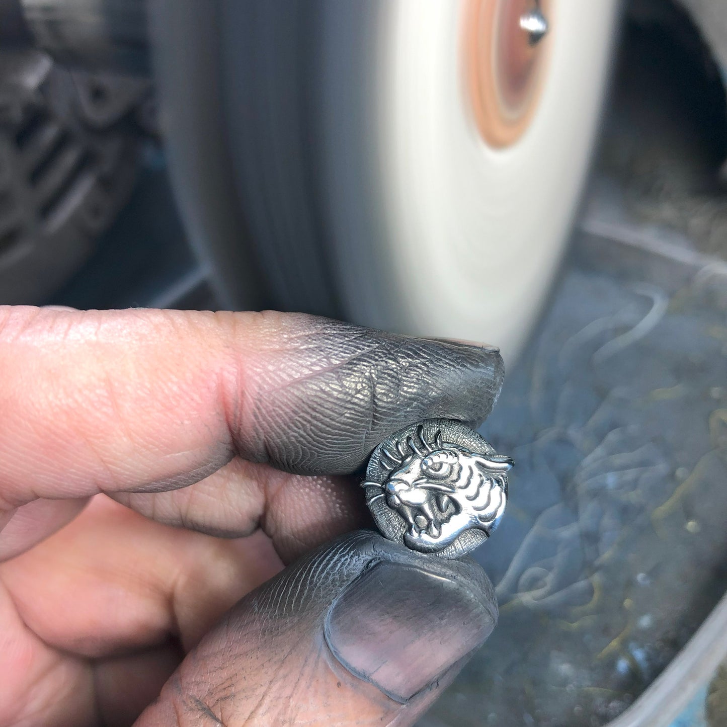 The Tiger Soft Release Button / JP-747