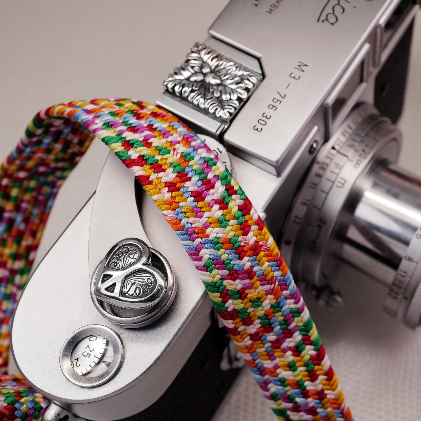 Peace Love and World Harmony Soft Release Button / JP-759