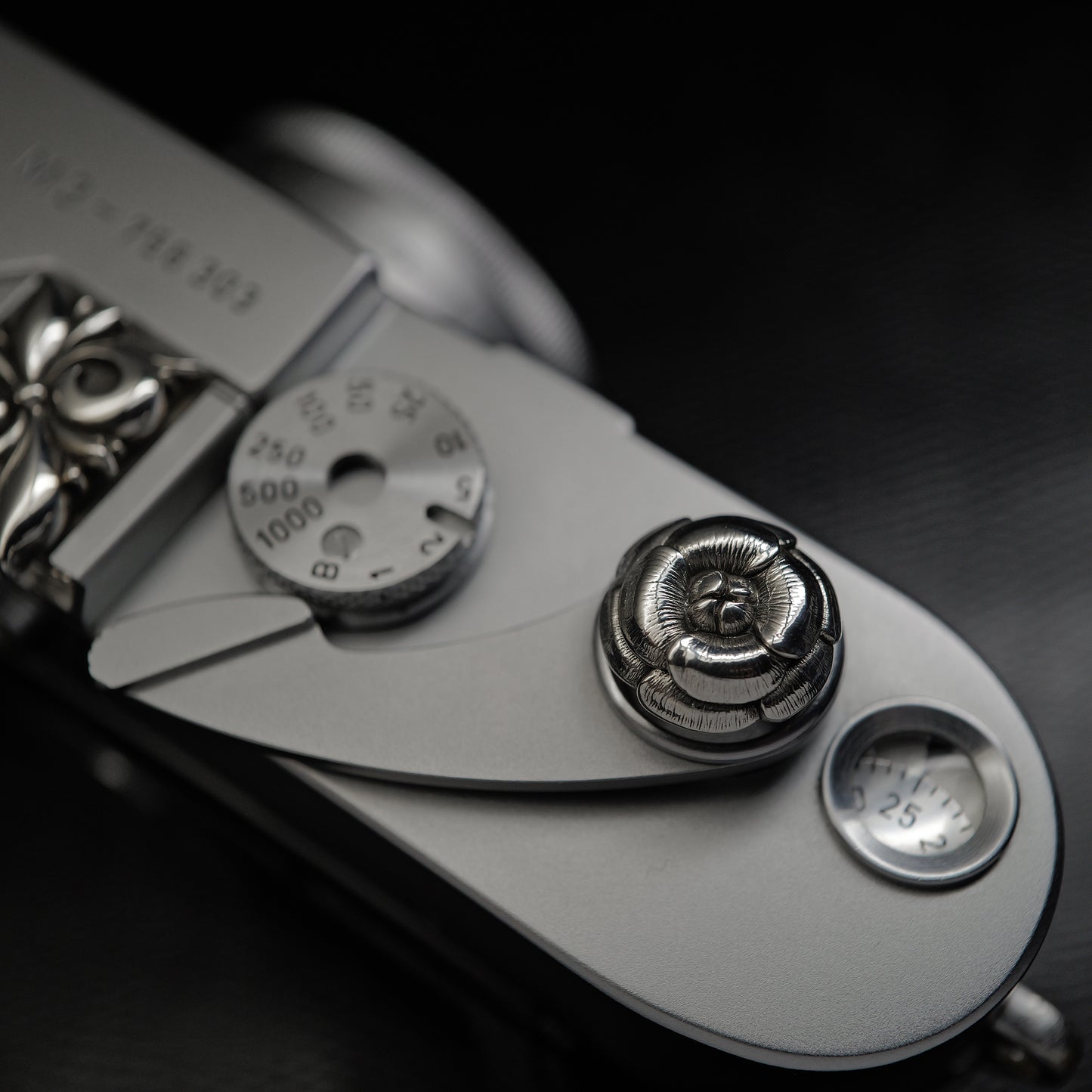 Camellia Soft Release Button / JP-763