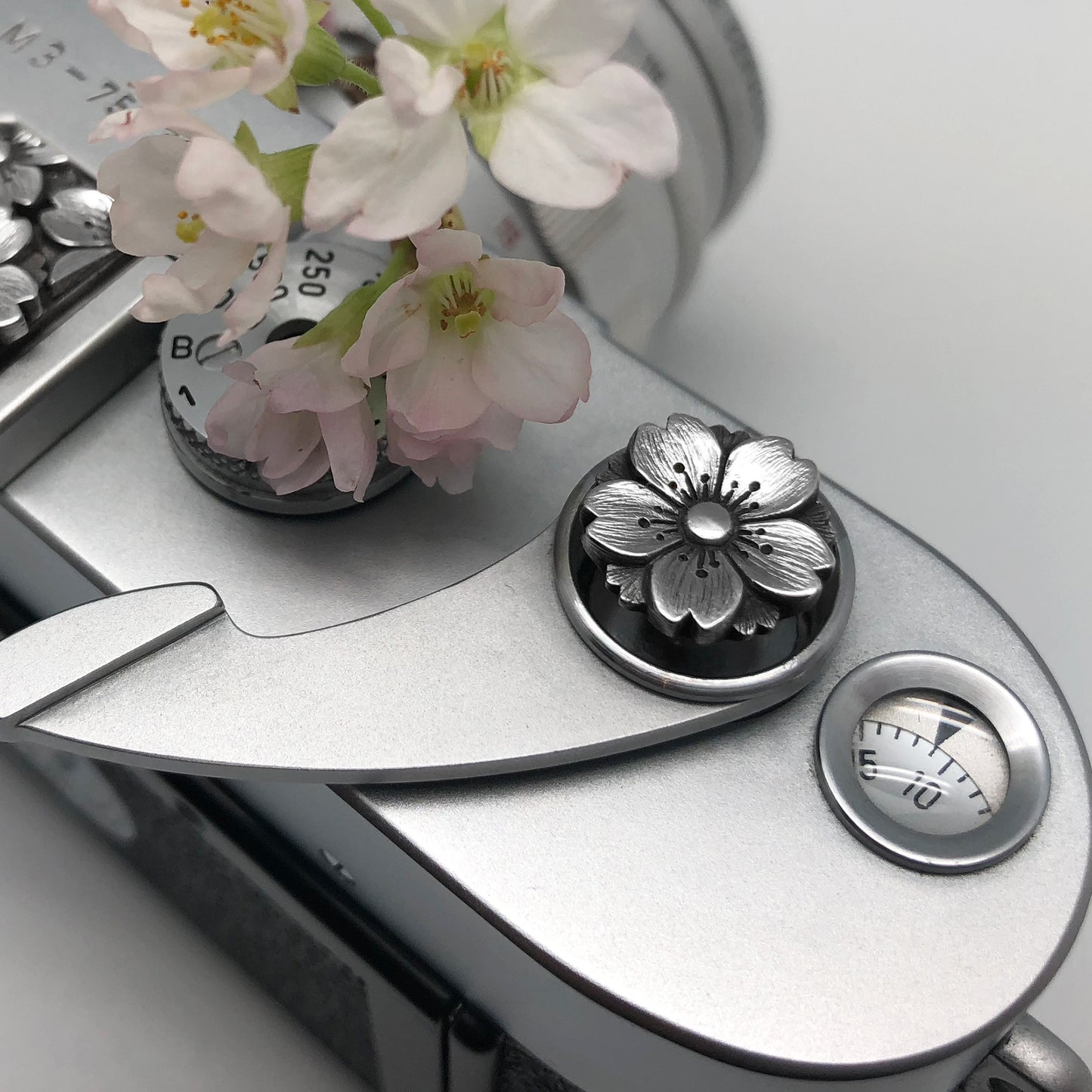 Sakura Camera Soft Release Button -Floral emblems of Japan- / JP-712